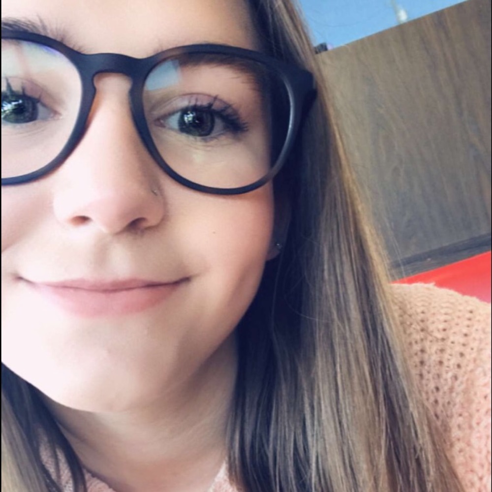 Meet your Posher, Alia